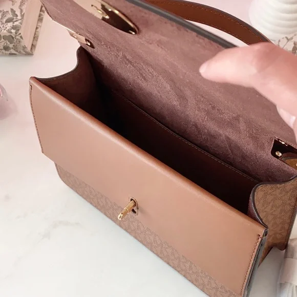 Final Sale!!! 👜 MICHAEL KORS 🌺 Greenwich Medium Logo Satchel - Picture 10 of 14